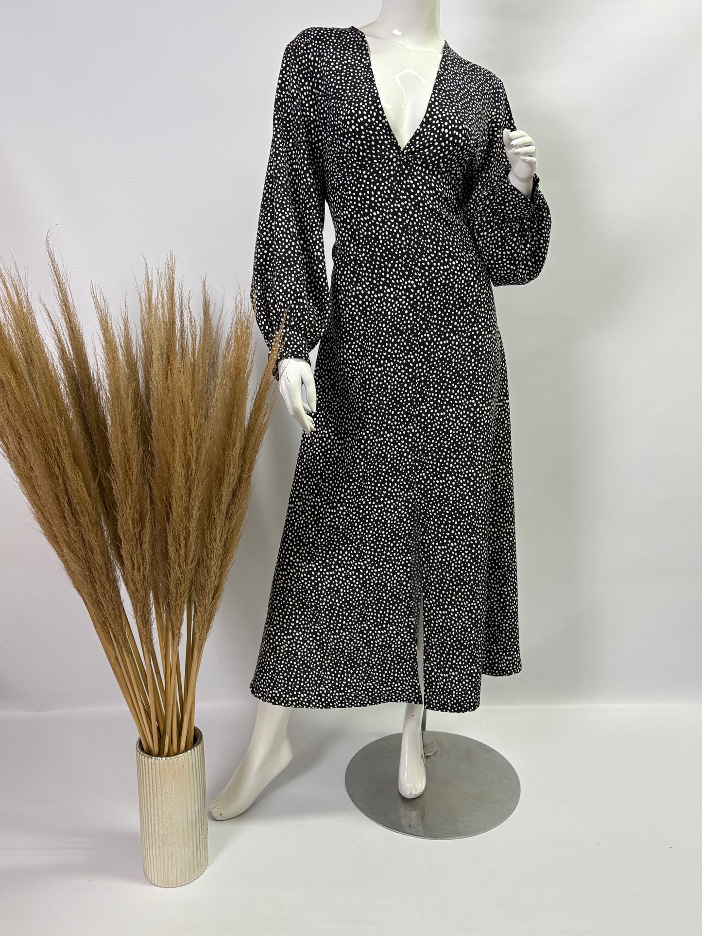 Black and White Spotty Long Sleeve Dress with Front Slit - Dandelion Lifestyle